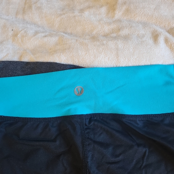 Lululemon High Waist Women's Crop Pants/Capri - US Size 4 - Great Condition! - Picture 3 of 5